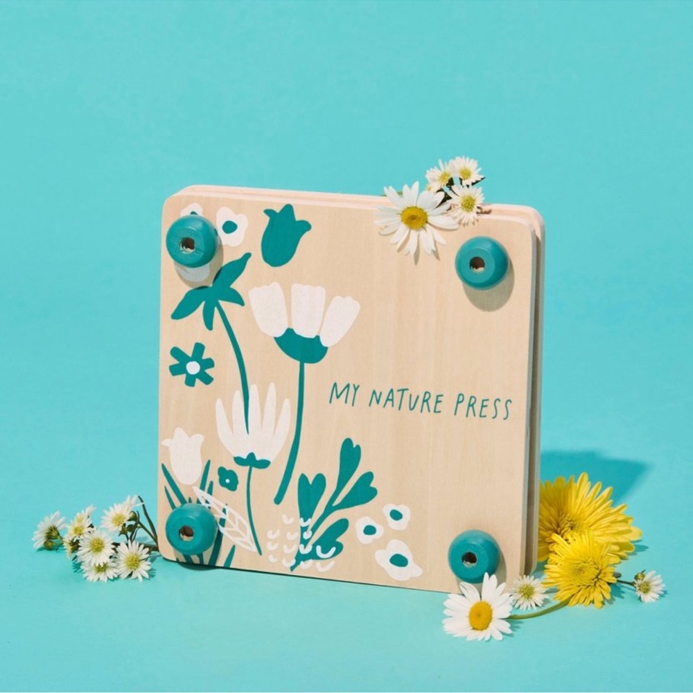 Mud Puddle Society Nature Press
Garden Art Kit